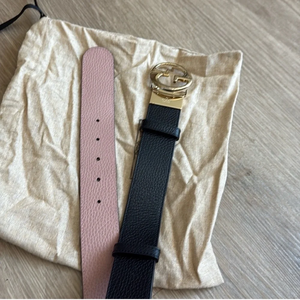 Gucci Black and Pink Belt with Gold GG Buckle - Authentic 

Reposhed - Picture 9 of 9